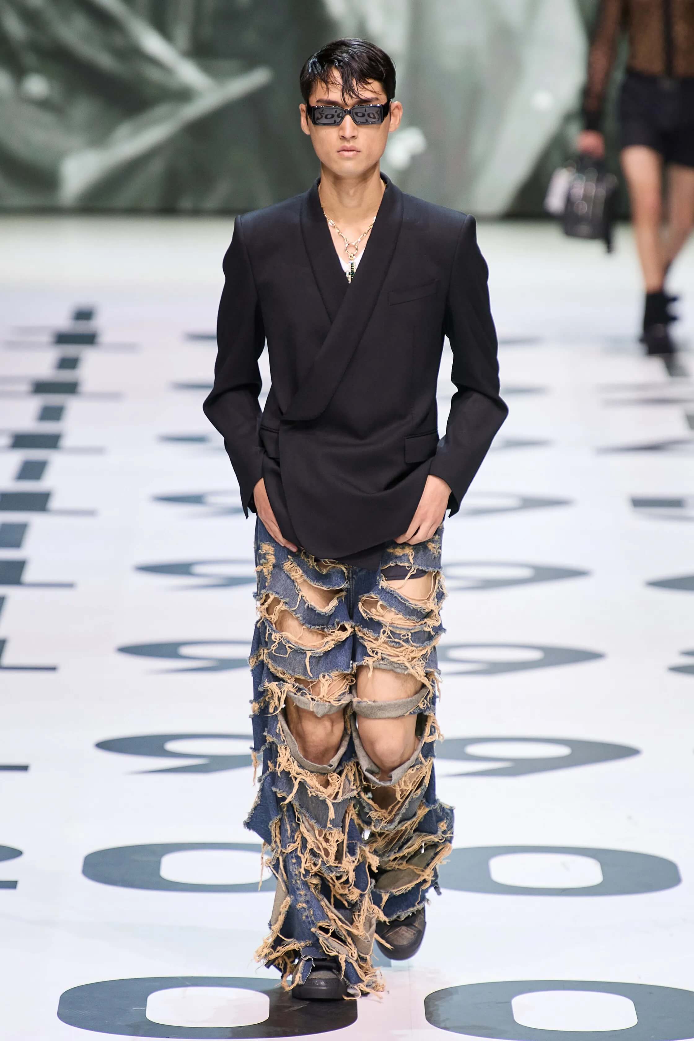 男裝時裝周SS23】Dolce & Gabbana 2023 春夏系列| 不如我哋由頭 男裝時裝周SS23】Dolce & Gabbana 2023 春夏系列| 不如我哋由頭